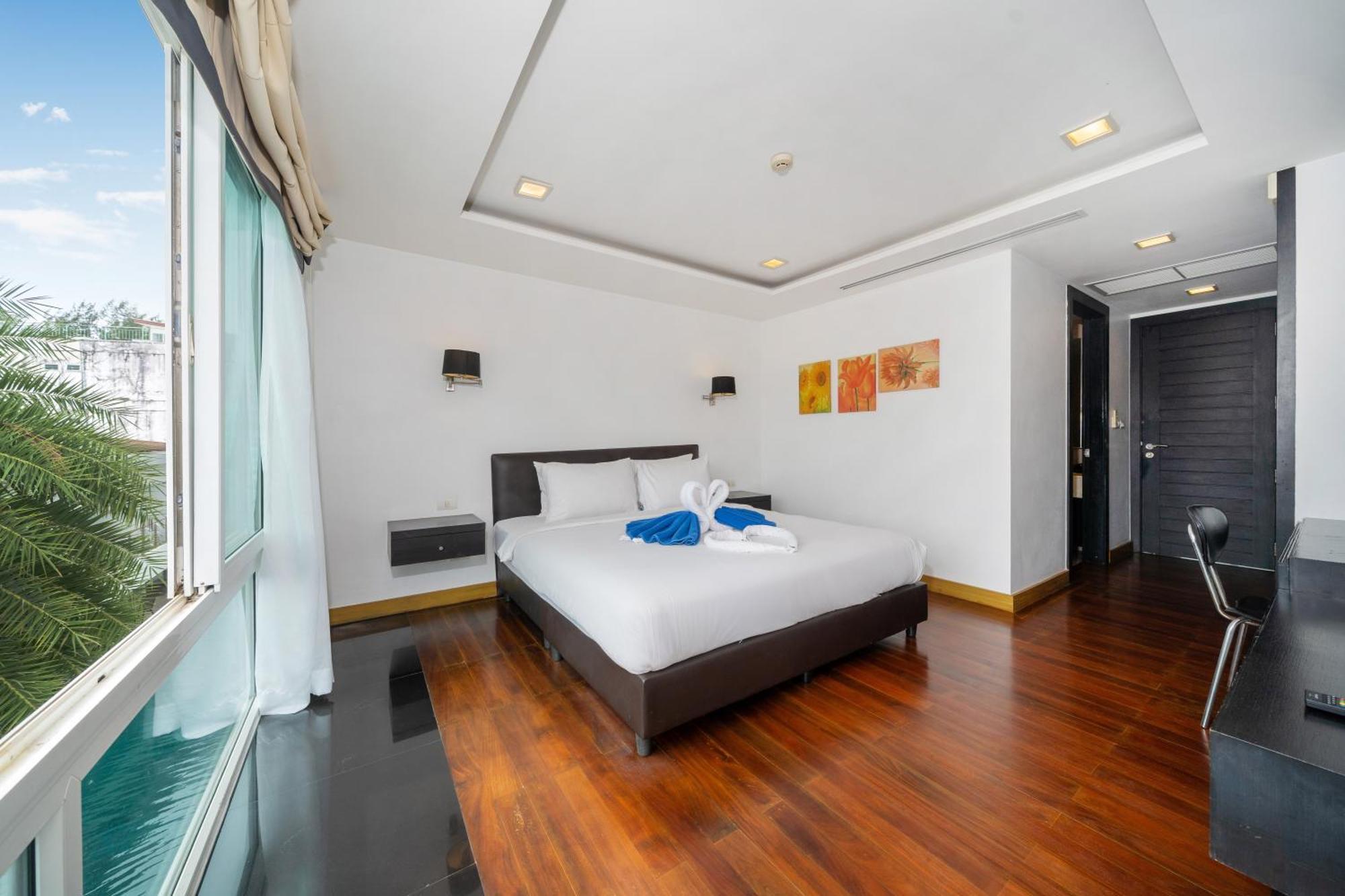 At Palms, 100 Meters To Apartment
